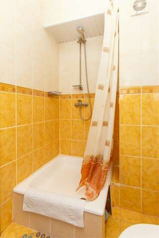 Гостиница Океан Новороссийск Однокомнатный номер с двумя односпальными кроватями 1 категории-3